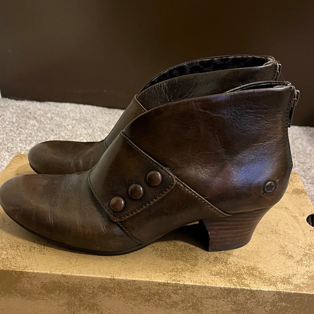 Born Jessen Leather Ankle Boot sz 7/38